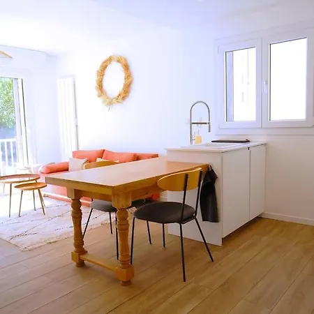 Le Petit Felix, A 2 Pas Du & Du Centre Apartment